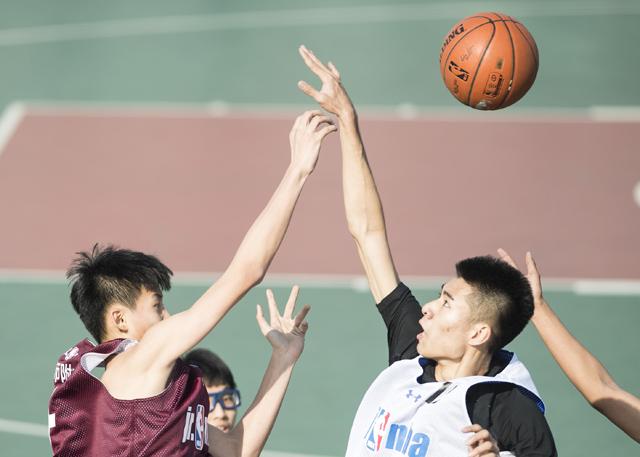 但是巴西人预估需要等待2024年才能回归赛场，他的目标是在西班牙超级杯登场，皇马方面认为维尼修斯能够为与马竞的西超杯半决赛做好准备，但是他们不会冒任何风险。